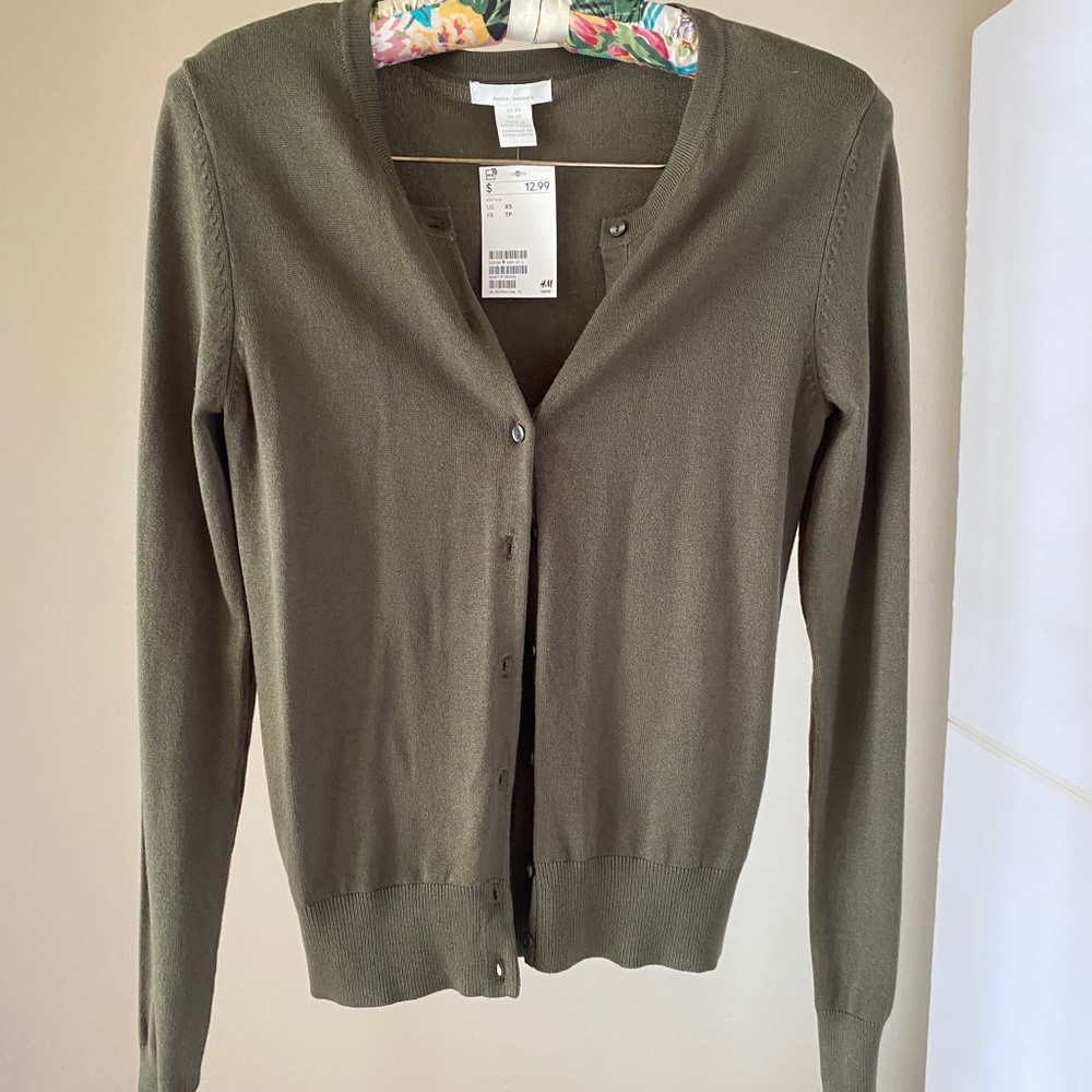 NWT Olive Cardigan